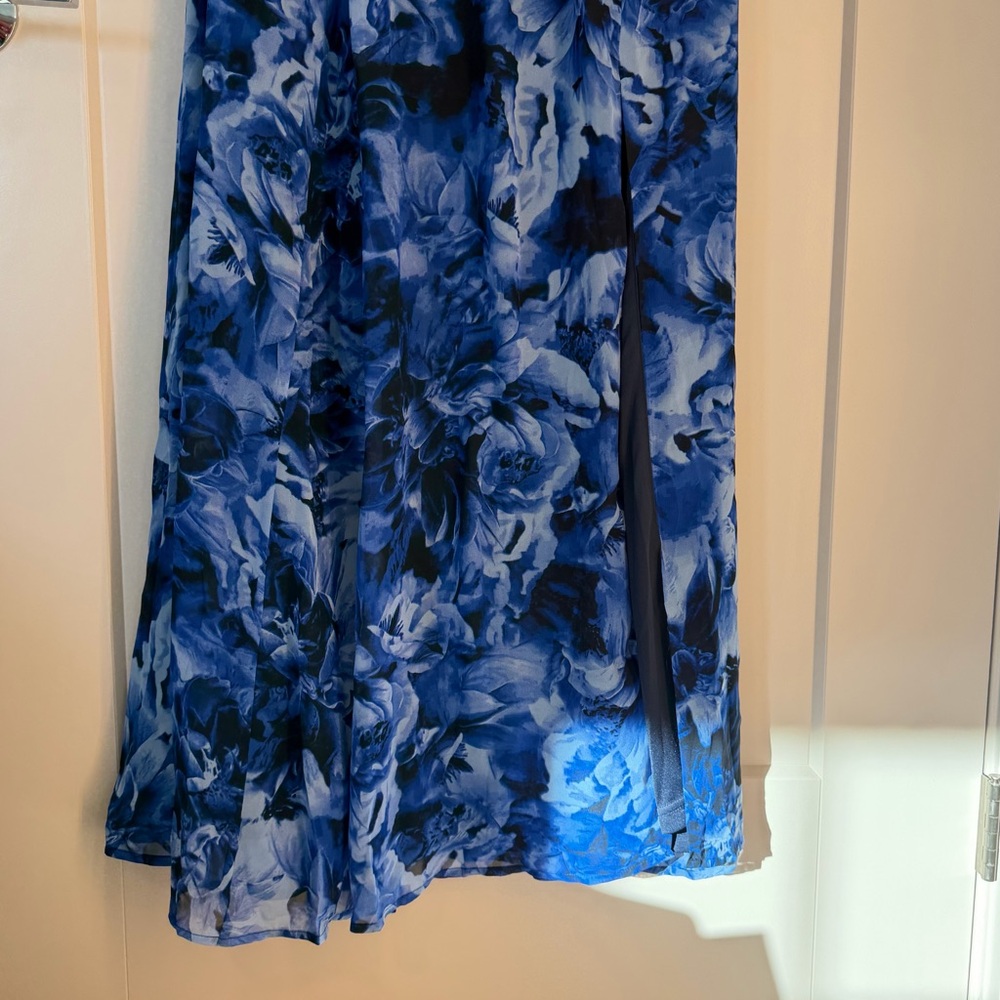 Lulus Beautiful Soul Blue Floral Print Twist-Front Maxi Dress - NWT - Picture 7 of 11